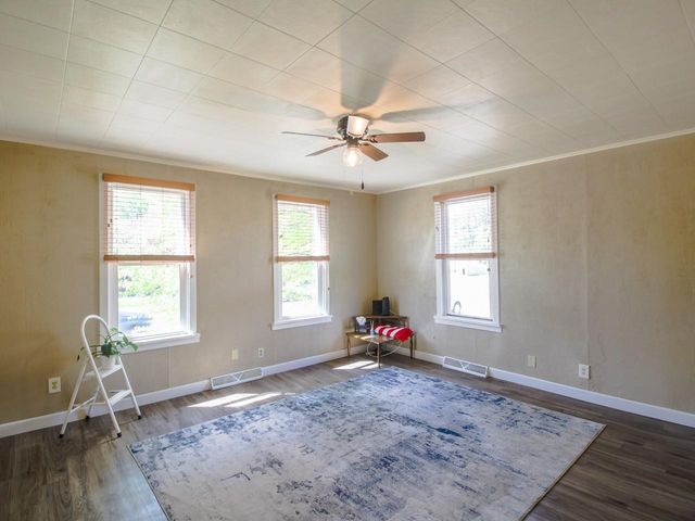 712 W 9TH AVENUE, Oshkosh, WI 54902