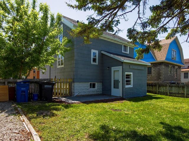 712 W 9TH AVENUE, Oshkosh, WI 54902
