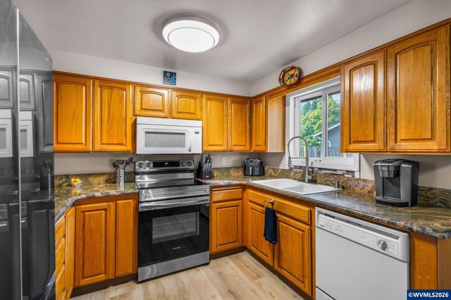 3965 48th Av NE, Salem, OR 97305