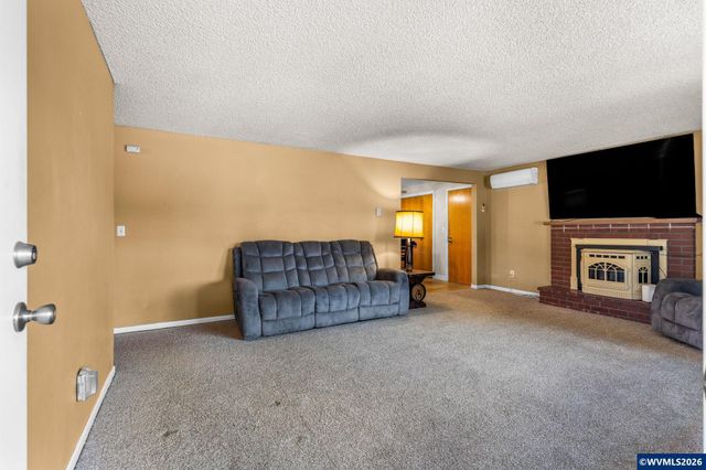3965 48th Av NE, Salem, OR 97305