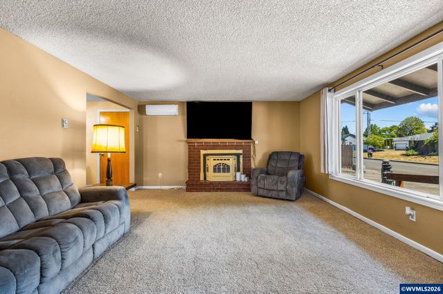 3965 48th Av NE, Salem, OR 97305