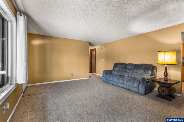3965 48th Av NE, Salem, OR 97305
