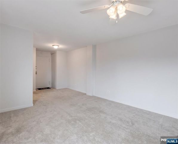 420 Park Place 5C, Fort Lee, NJ 07024