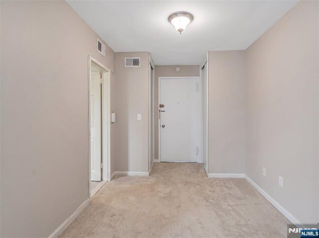 420 Park Place 5C, Fort Lee, NJ 07024