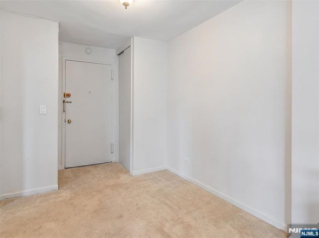 420 Park Place 5C, Fort Lee, NJ 07024