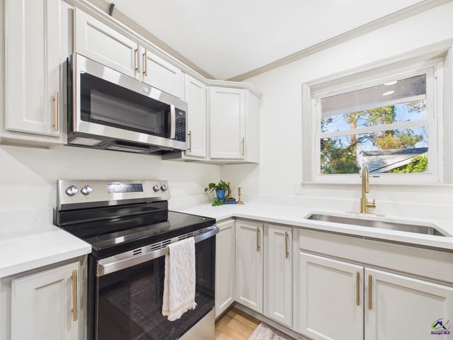 581 Rogers Drive, Macon, GA 31204