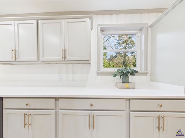 581 Rogers Drive, Macon, GA 31204