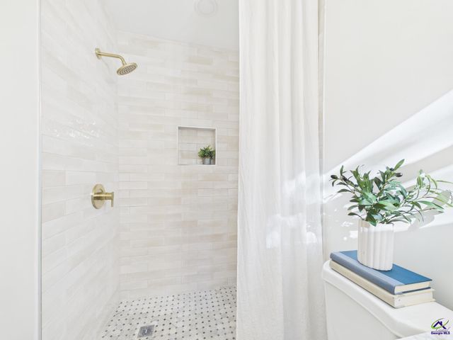 581 Rogers Drive, Macon, GA 31204