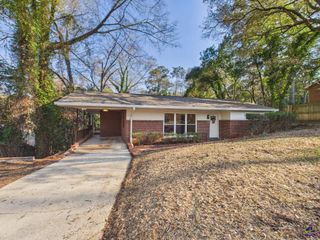 581 Rogers Drive, Macon, GA 31204