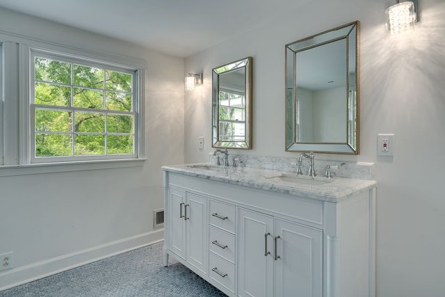 4025 Lealand Ln, Nashville, TN 37204