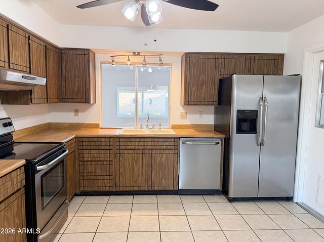 5528 W GREENBRIAR Drive, Glendale, AZ 85308