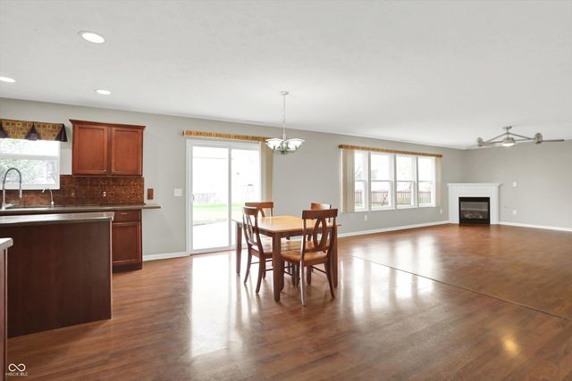 19304 Searay Drive, Noblesville, IN 46060