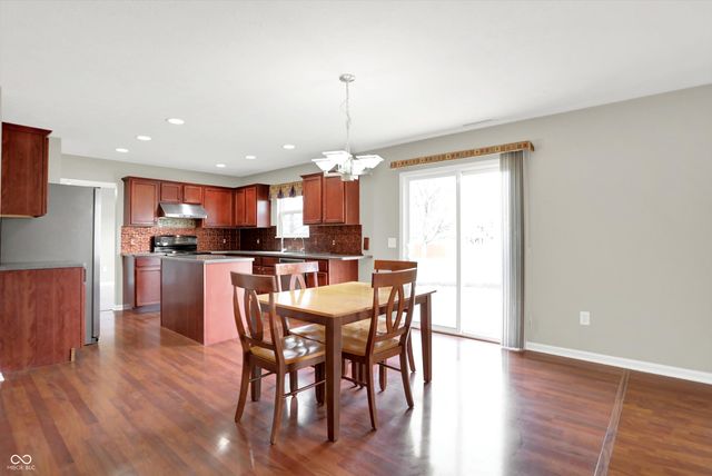 19304 Searay Drive, Noblesville, IN 46060