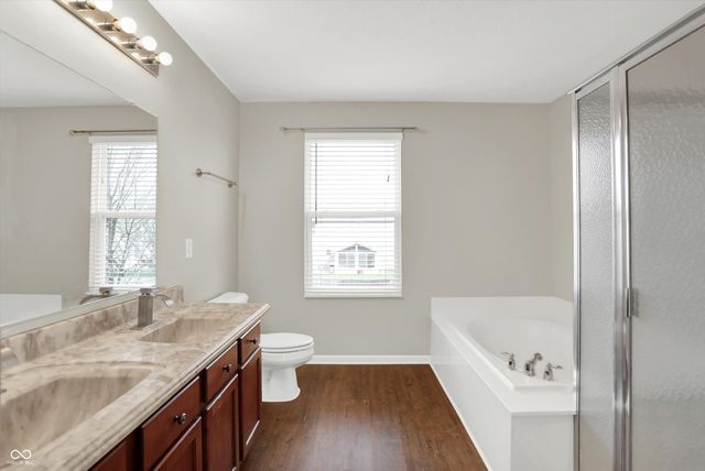 19304 Searay Drive, Noblesville, IN 46060