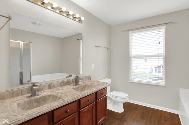19304 Searay Drive, Noblesville, IN 46060
