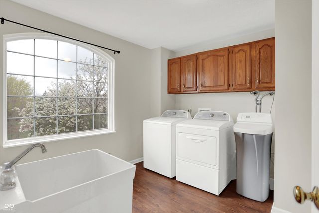 19304 Searay Drive, Noblesville, IN 46060