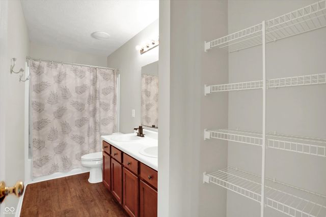 19304 Searay Drive, Noblesville, IN 46060