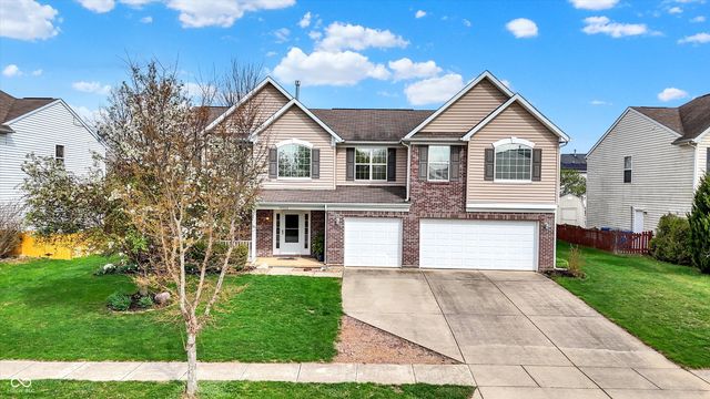 19304 Searay Drive, Noblesville, IN 46060