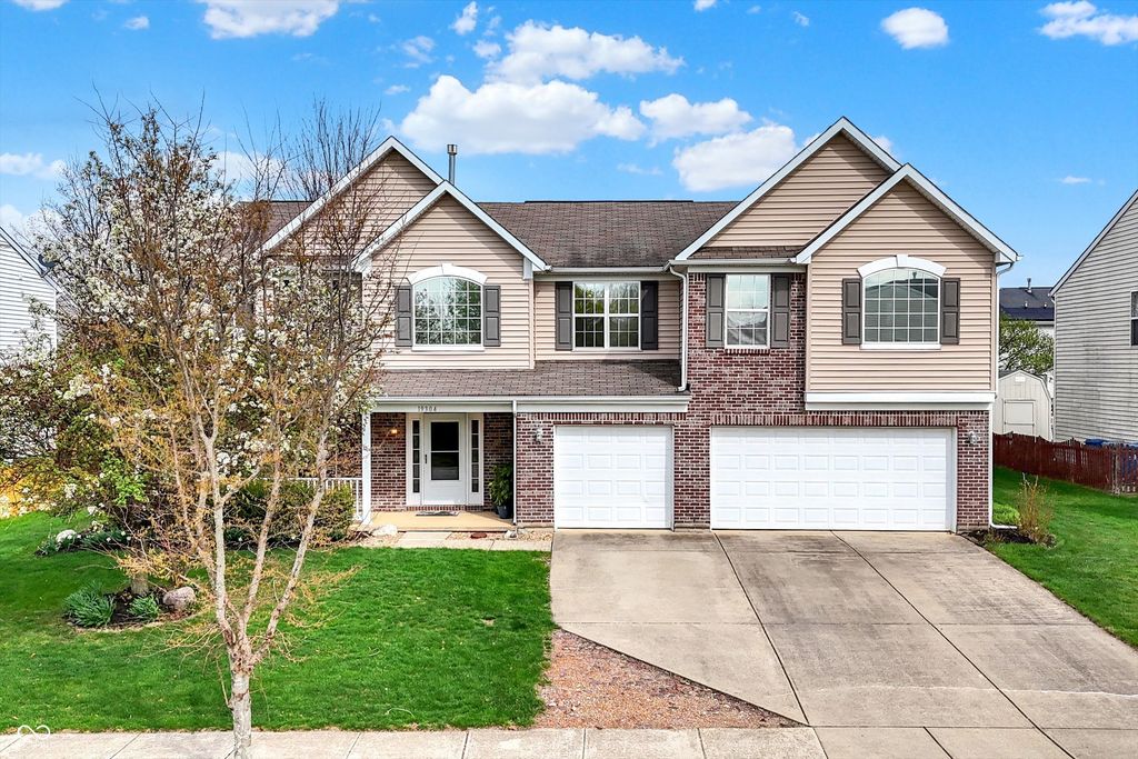 19304 Searay Drive, Noblesville, IN 46060