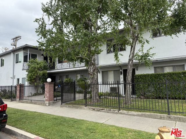 11500 Riverside Drive 4, North Hollywood (los Angeles), CA 91602