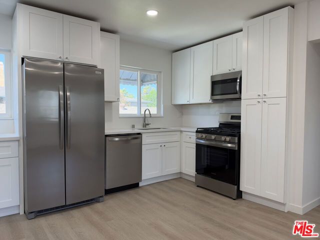 11500 Riverside Drive 4, North Hollywood (los Angeles), CA 91602