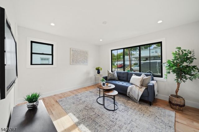 108 Harrington Rd, Clifton City, NJ 07012