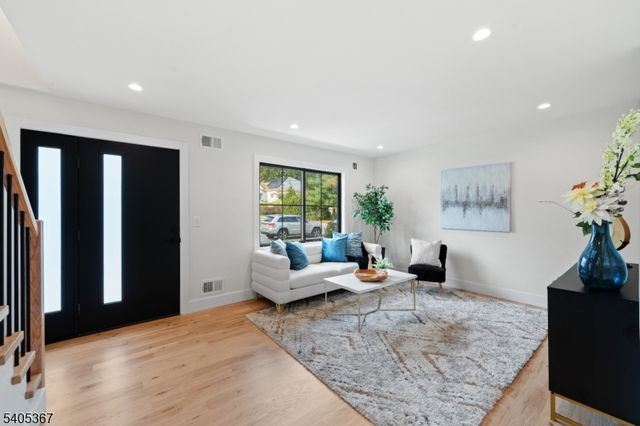 108 Harrington Rd, Clifton City, NJ 07012