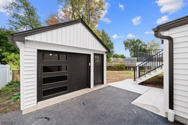 108 Harrington Rd, Clifton City, NJ 07012