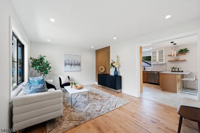 108 Harrington Rd, Clifton City, NJ 07012