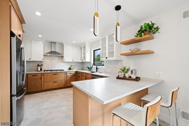 108 Harrington Rd, Clifton City, NJ 07012