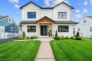 108 Harrington Rd, Clifton City, NJ 07012