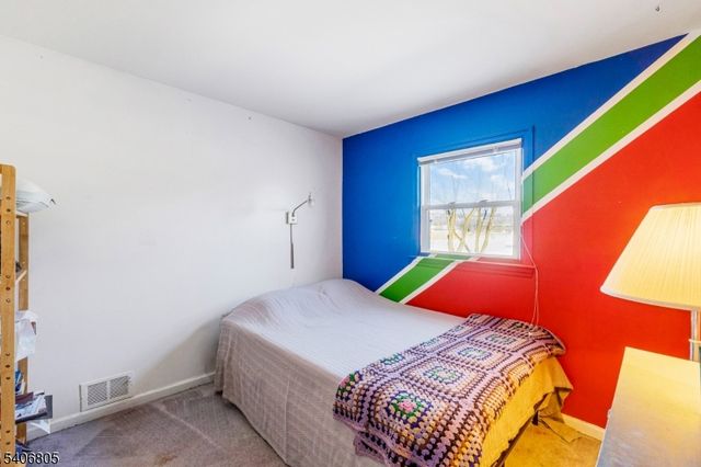 241 Cook Ave, Middlesex Boro, NJ 08846