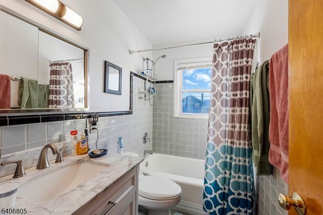 241 Cook Ave, Middlesex Boro, NJ 08846