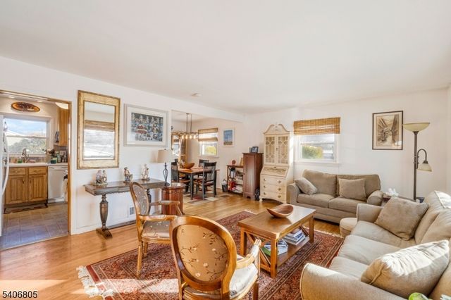 241 Cook Ave, Middlesex Boro, NJ 08846