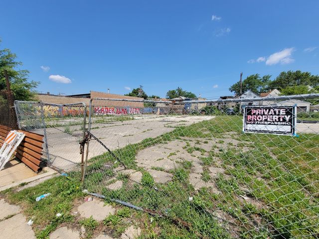 4222 W Division Street, Chicago, IL 60651
