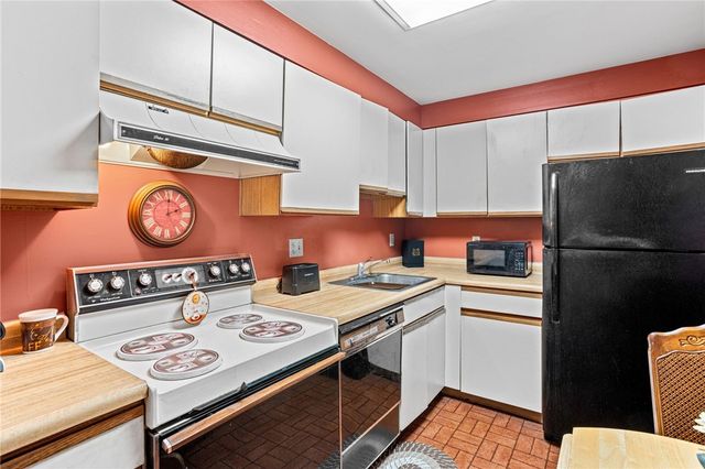 5715 Beacon St 509, Squirrel Hill, PA 15217
