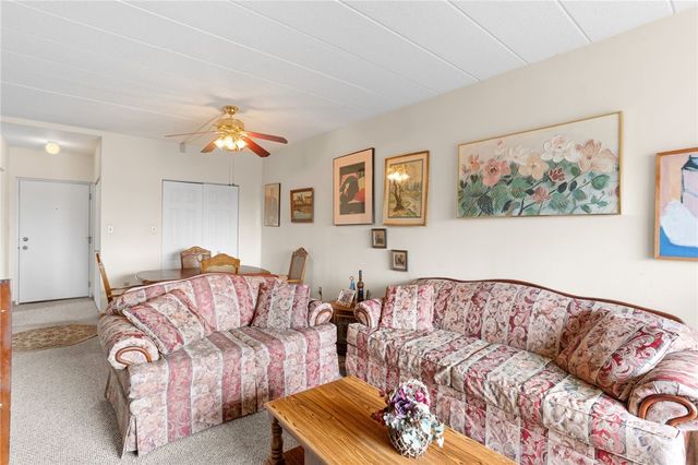 5715 Beacon St 509, Squirrel Hill, PA 15217