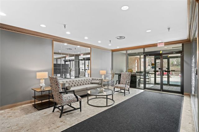 5715 Beacon St 509, Squirrel Hill, PA 15217