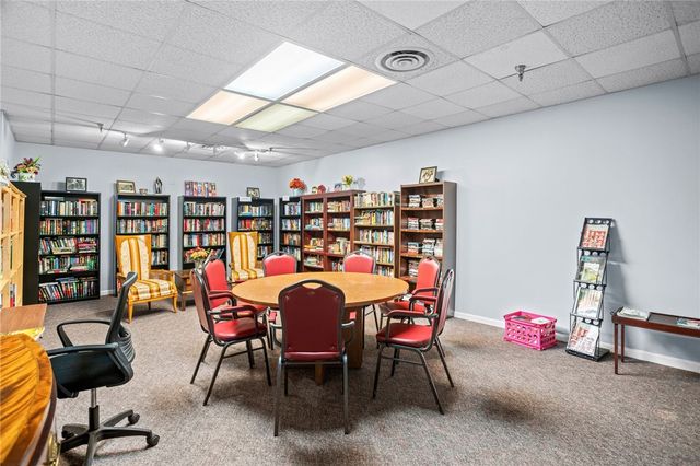 5715 Beacon St 509, Squirrel Hill, PA 15217