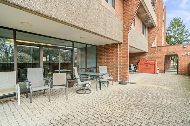 5715 Beacon St 509, Squirrel Hill, PA 15217