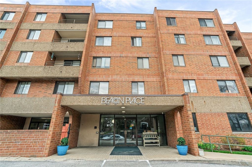 5715 Beacon St 509, Squirrel Hill, PA 15217