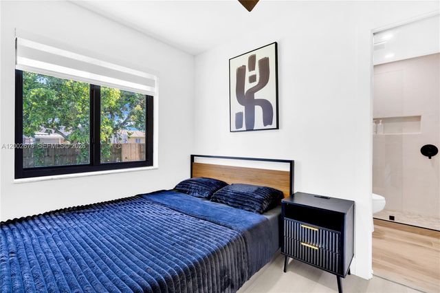 10220 SW 168th St, Miami, FL 33157