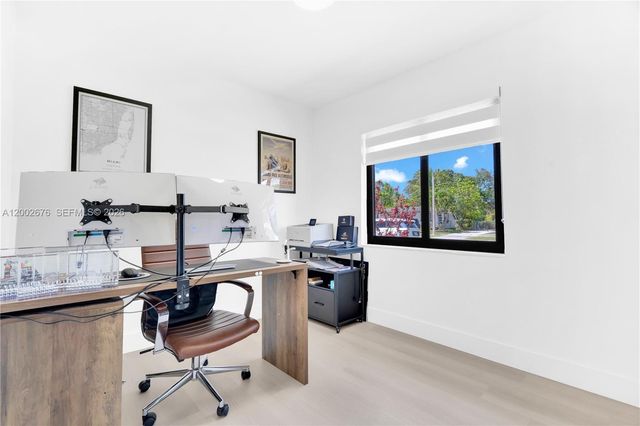 10220 SW 168th St, Miami, FL 33157