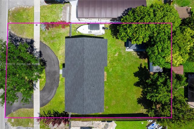 10220 SW 168th St, Miami, FL 33157