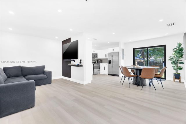 10220 SW 168th St, Miami, FL 33157