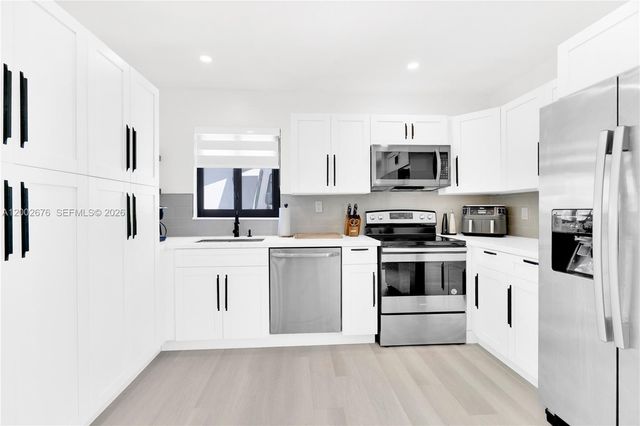 10220 SW 168th St, Miami, FL 33157