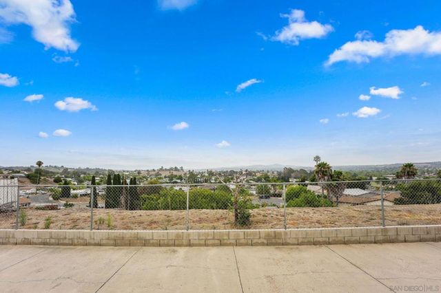 656 Flora Dr, Oceanside, CA 92057
