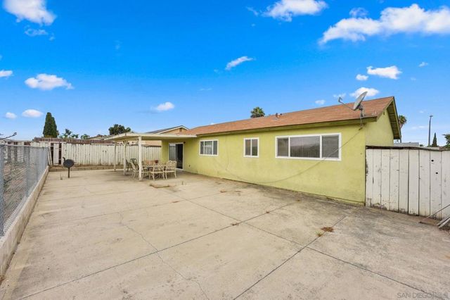 656 Flora Dr, Oceanside, CA 92057