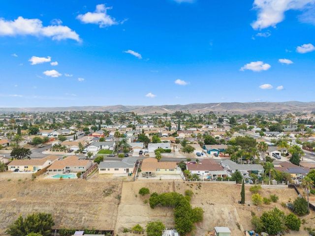 656 Flora Dr, Oceanside, CA 92057