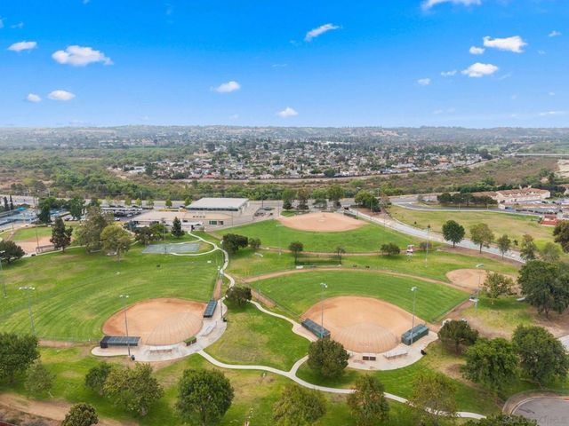 656 Flora Dr, Oceanside, CA 92057